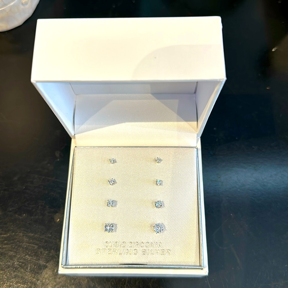 Sterling Silver cubic zirconia stud set